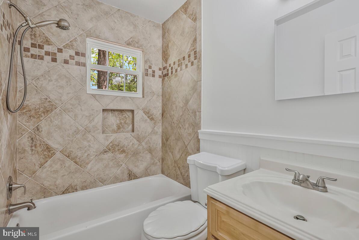 5156 LINETTE LN, ANNANDALE, Virginia 22003, 4 Bedrooms Bedrooms, ,3 BathroomsBathrooms,Residential,For sale,5156 LINETTE LN,VAFX2260638 MLS # VAFX2260638