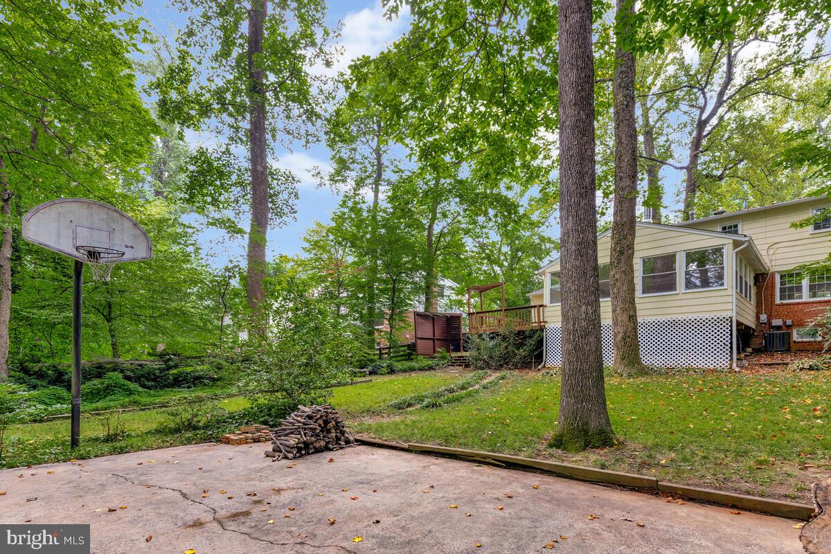 5156 LINETTE LN, ANNANDALE, Virginia 22003, 4 Bedrooms Bedrooms, ,3 BathroomsBathrooms,Residential,For sale,5156 LINETTE LN,VAFX2260638 MLS # VAFX2260638