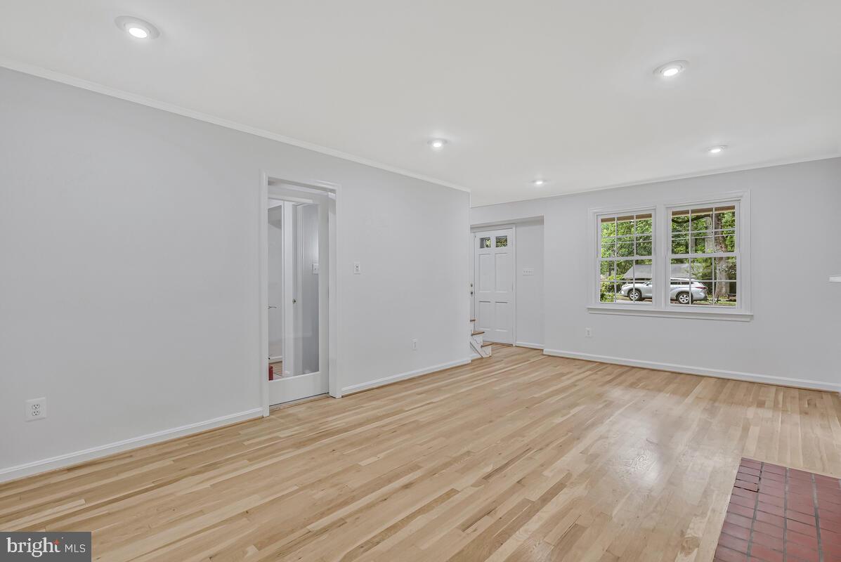 5156 LINETTE LN, ANNANDALE, Virginia 22003, 4 Bedrooms Bedrooms, ,3 BathroomsBathrooms,Residential,For sale,5156 LINETTE LN,VAFX2260638 MLS # VAFX2260638