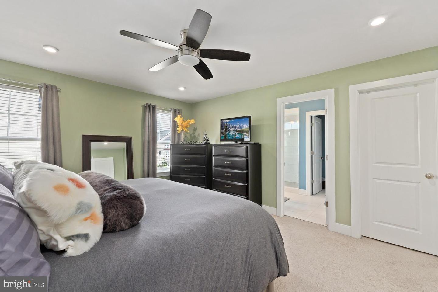 1544 MEADOWLARK GLEN RD, DUMFRIES, Virginia 22026, 3 Bedrooms Bedrooms, ,2 BathroomsBathrooms,Residential,For sale,1544 MEADOWLARK GLEN RD,VAPW2101298 MLS # VAPW2101298