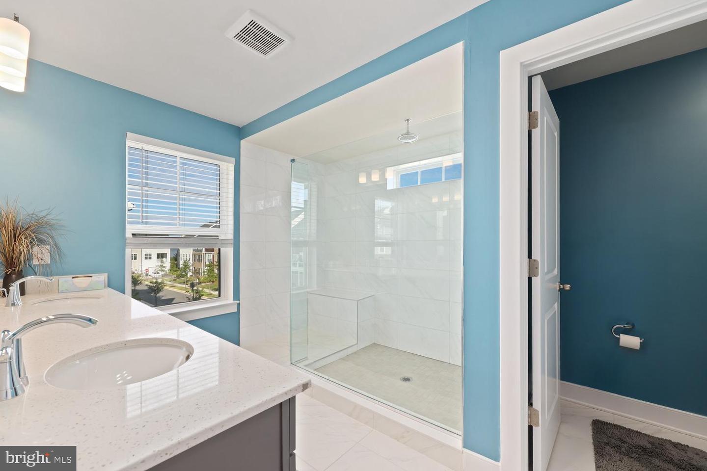 1544 MEADOWLARK GLEN RD, DUMFRIES, Virginia 22026, 3 Bedrooms Bedrooms, ,2 BathroomsBathrooms,Residential,For sale,1544 MEADOWLARK GLEN RD,VAPW2101298 MLS # VAPW2101298