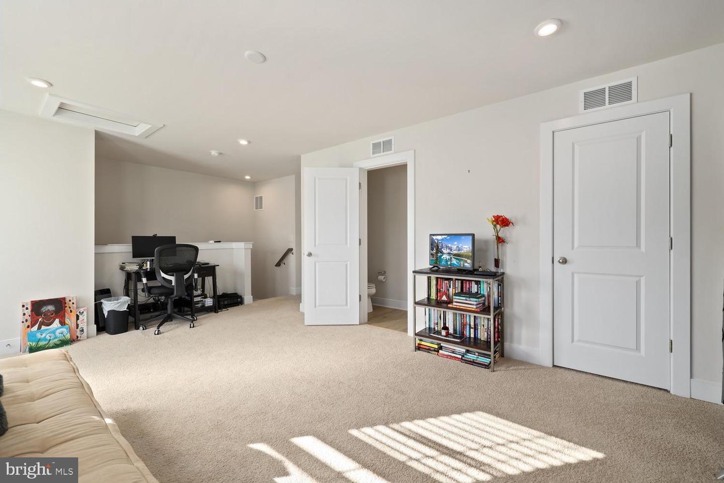1544 MEADOWLARK GLEN RD, DUMFRIES, Virginia 22026, 3 Bedrooms Bedrooms, ,2 BathroomsBathrooms,Residential,For sale,1544 MEADOWLARK GLEN RD,VAPW2101298 MLS # VAPW2101298