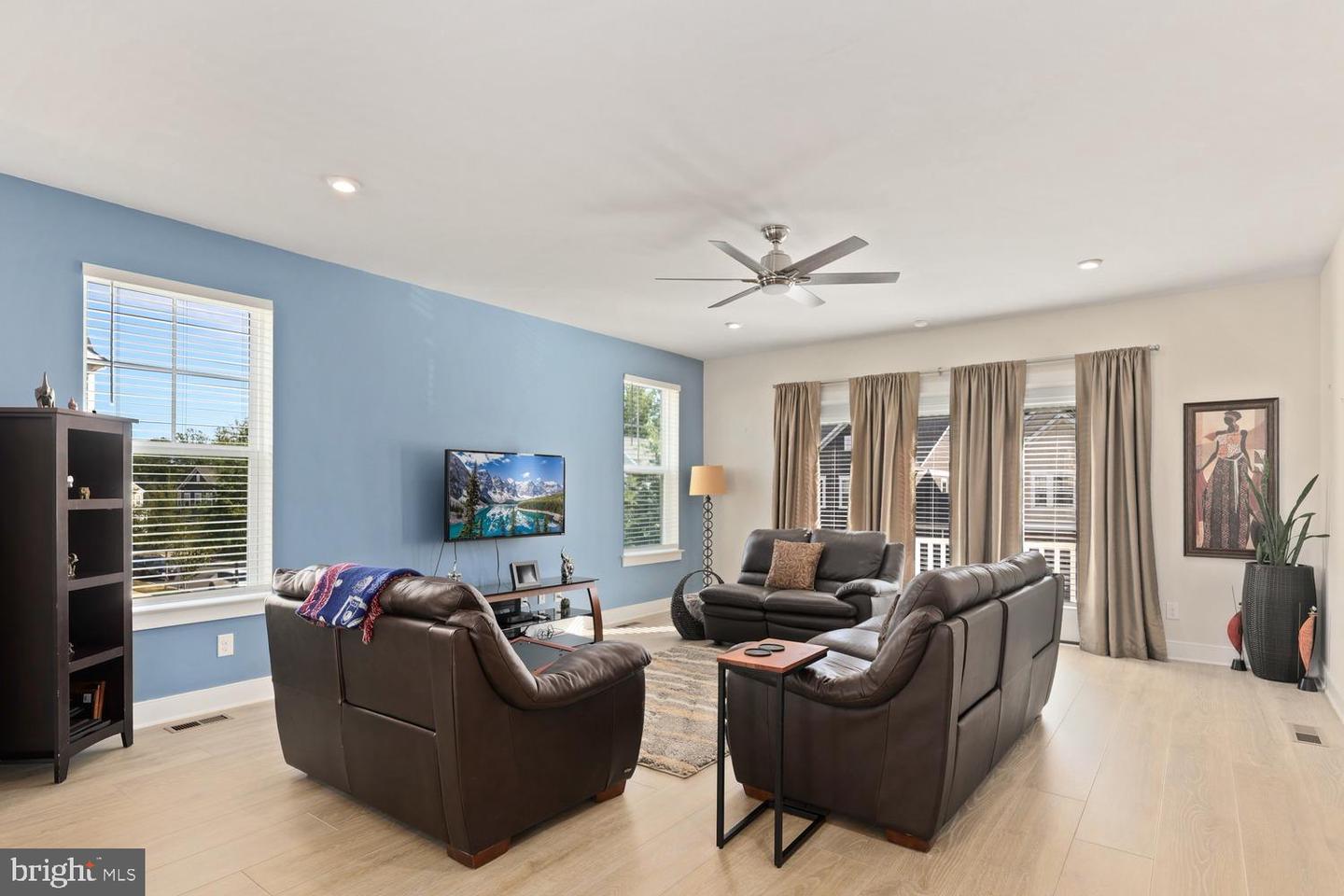 1544 MEADOWLARK GLEN RD, DUMFRIES, Virginia 22026, 3 Bedrooms Bedrooms, ,2 BathroomsBathrooms,Residential,For sale,1544 MEADOWLARK GLEN RD,VAPW2101298 MLS # VAPW2101298