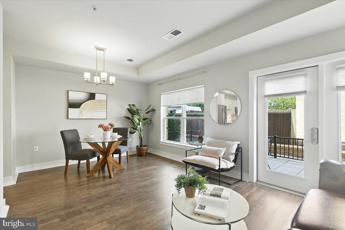 1800 MOUNT VERNON AVE #102, ALEXANDRIA, Virginia 22301, 1 Bedroom Bedrooms, ,1 BathroomBathrooms,Residential,For sale,1800 MOUNT VERNON AVE #102,VAAX2048490 MLS # VAAX2048490