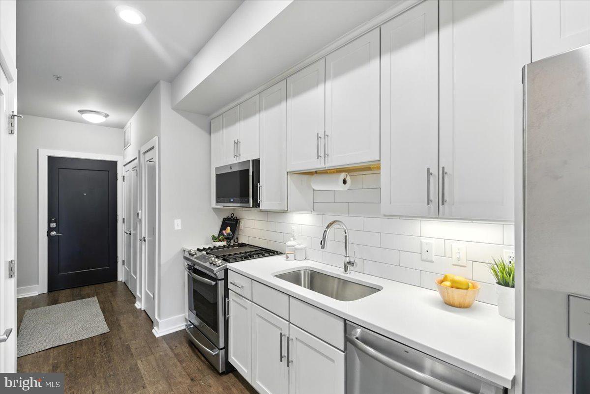 1800 MOUNT VERNON AVE #102, ALEXANDRIA, Virginia 22301, 1 Bedroom Bedrooms, ,1 BathroomBathrooms,Residential,For sale,1800 MOUNT VERNON AVE #102,VAAX2048490 MLS # VAAX2048490
