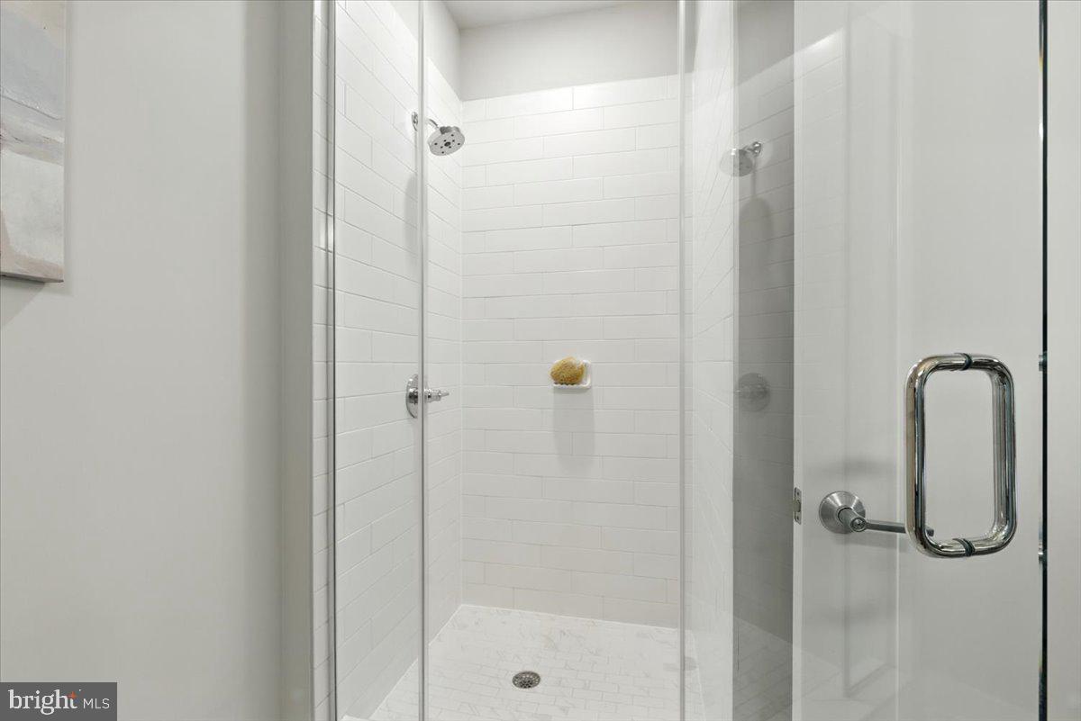 1800 MOUNT VERNON AVE #102, ALEXANDRIA, Virginia 22301, 1 Bedroom Bedrooms, ,1 BathroomBathrooms,Residential,For sale,1800 MOUNT VERNON AVE #102,VAAX2048490 MLS # VAAX2048490