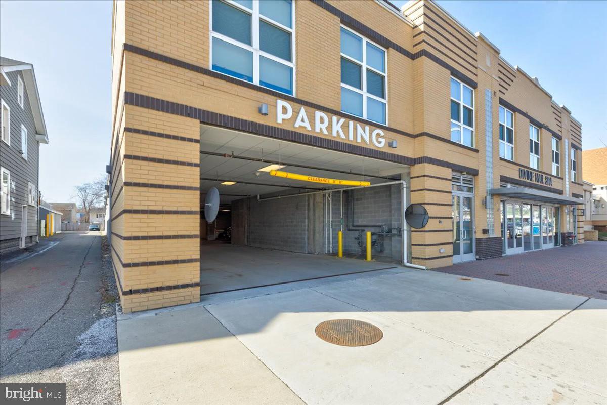 1800 MOUNT VERNON AVE #102, ALEXANDRIA, Virginia 22301, 1 Bedroom Bedrooms, ,1 BathroomBathrooms,Residential,For sale,1800 MOUNT VERNON AVE #102,VAAX2048490 MLS # VAAX2048490