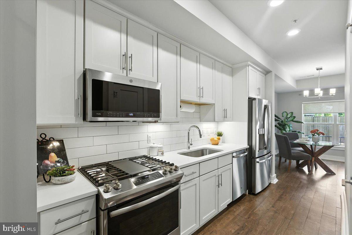 1800 MOUNT VERNON AVE #102, ALEXANDRIA, Virginia 22301, 1 Bedroom Bedrooms, ,1 BathroomBathrooms,Residential,For sale,1800 MOUNT VERNON AVE #102,VAAX2048490 MLS # VAAX2048490