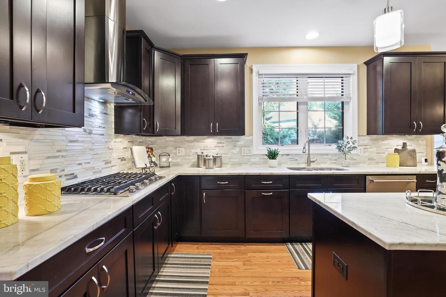 3825 HIGHLAND OAKS DR, FAIRFAX, Virginia 22033, 5 Bedrooms Bedrooms, ,4 BathroomsBathrooms,Residential,For sale,3825 HIGHLAND OAKS DR,VAFX2260710 MLS # VAFX2260710