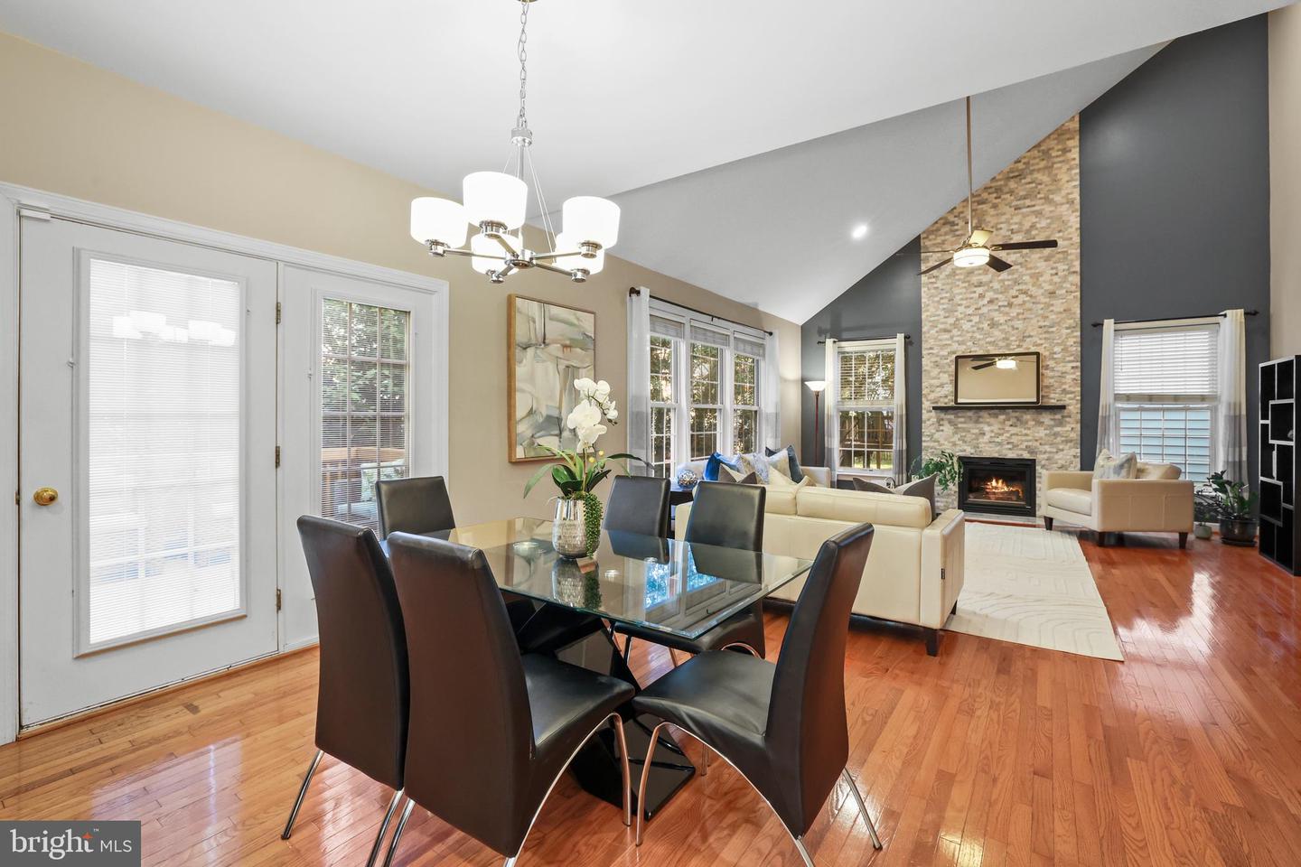3825 HIGHLAND OAKS DR, FAIRFAX, Virginia 22033, 5 Bedrooms Bedrooms, ,4 BathroomsBathrooms,Residential,For sale,3825 HIGHLAND OAKS DR,VAFX2260710 MLS # VAFX2260710