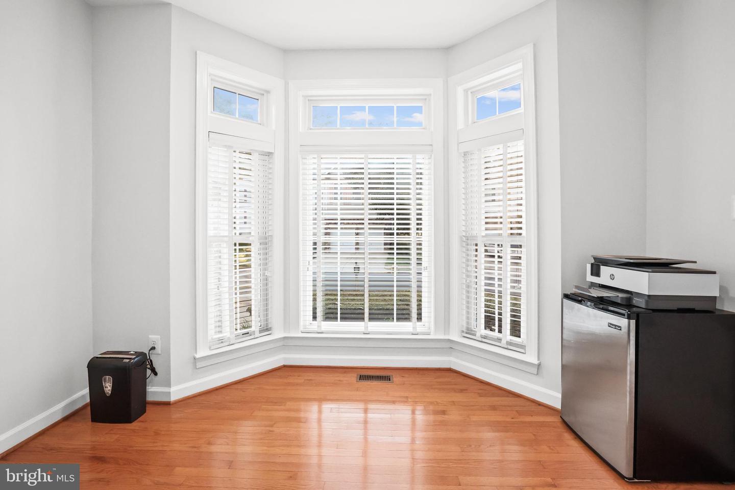 3825 HIGHLAND OAKS DR, FAIRFAX, Virginia 22033, 5 Bedrooms Bedrooms, ,4 BathroomsBathrooms,Residential,For sale,3825 HIGHLAND OAKS DR,VAFX2260710 MLS # VAFX2260710