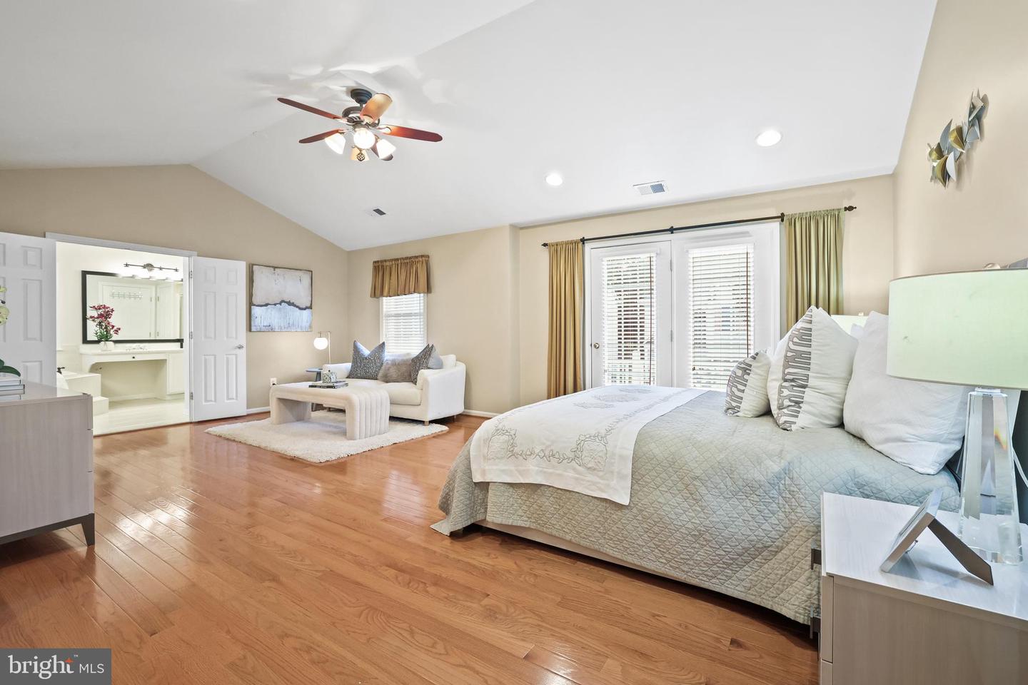3825 HIGHLAND OAKS DR, FAIRFAX, Virginia 22033, 5 Bedrooms Bedrooms, ,4 BathroomsBathrooms,Residential,For sale,3825 HIGHLAND OAKS DR,VAFX2260710 MLS # VAFX2260710