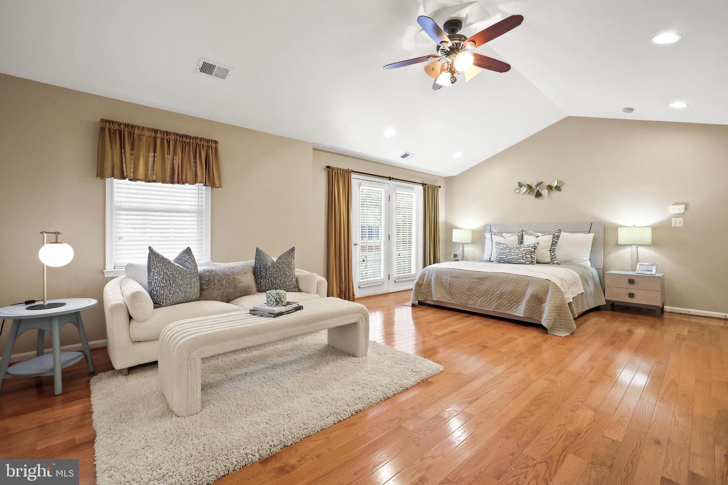3825 HIGHLAND OAKS DR, FAIRFAX, Virginia 22033, 5 Bedrooms Bedrooms, ,4 BathroomsBathrooms,Residential,For sale,3825 HIGHLAND OAKS DR,VAFX2260710 MLS # VAFX2260710