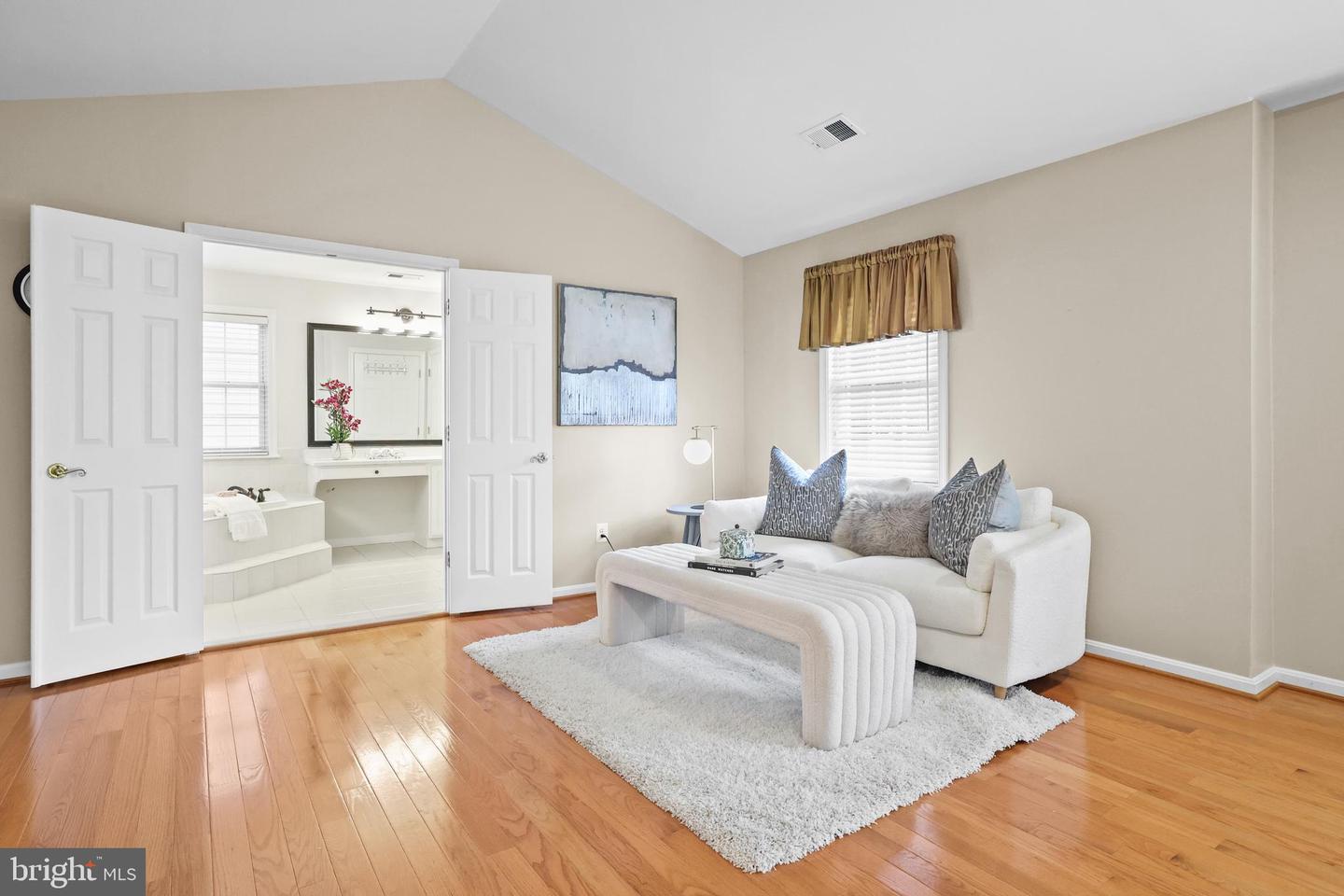 3825 HIGHLAND OAKS DR, FAIRFAX, Virginia 22033, 5 Bedrooms Bedrooms, ,4 BathroomsBathrooms,Residential,For sale,3825 HIGHLAND OAKS DR,VAFX2260710 MLS # VAFX2260710