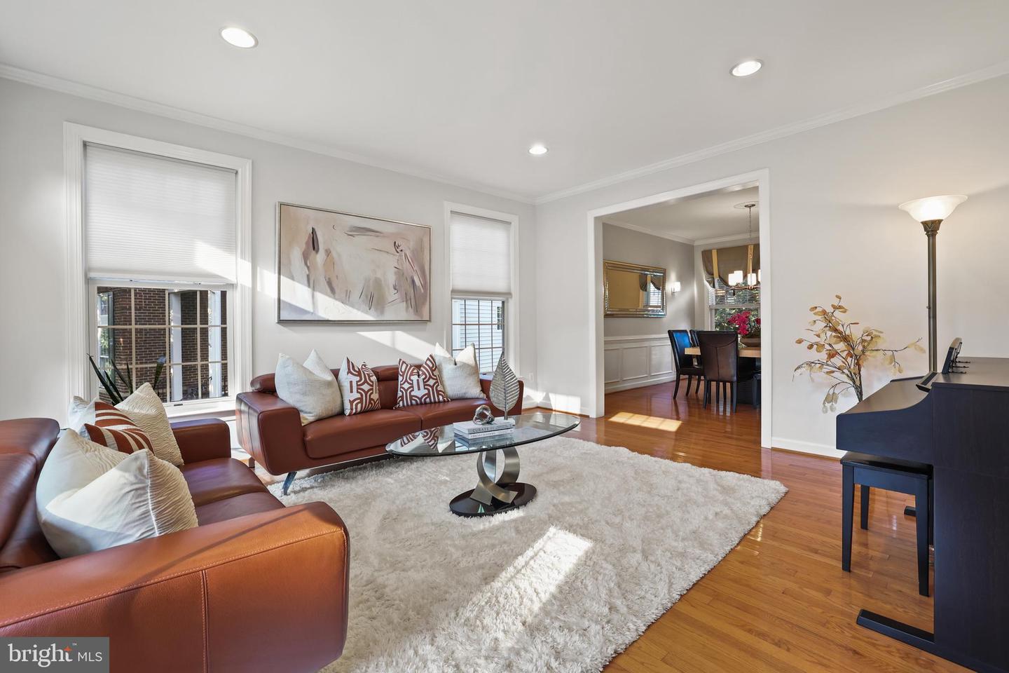 3825 HIGHLAND OAKS DR, FAIRFAX, Virginia 22033, 5 Bedrooms Bedrooms, ,4 BathroomsBathrooms,Residential,For sale,3825 HIGHLAND OAKS DR,VAFX2260710 MLS # VAFX2260710