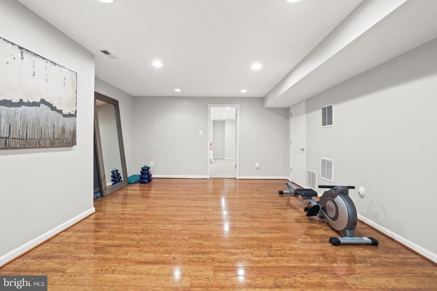 3825 HIGHLAND OAKS DR, FAIRFAX, Virginia 22033, 5 Bedrooms Bedrooms, ,4 BathroomsBathrooms,Residential,For sale,3825 HIGHLAND OAKS DR,VAFX2260710 MLS # VAFX2260710
