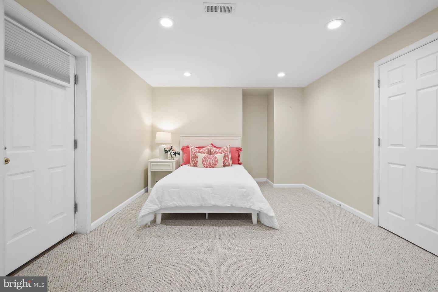 3825 HIGHLAND OAKS DR, FAIRFAX, Virginia 22033, 5 Bedrooms Bedrooms, ,4 BathroomsBathrooms,Residential,For sale,3825 HIGHLAND OAKS DR,VAFX2260710 MLS # VAFX2260710