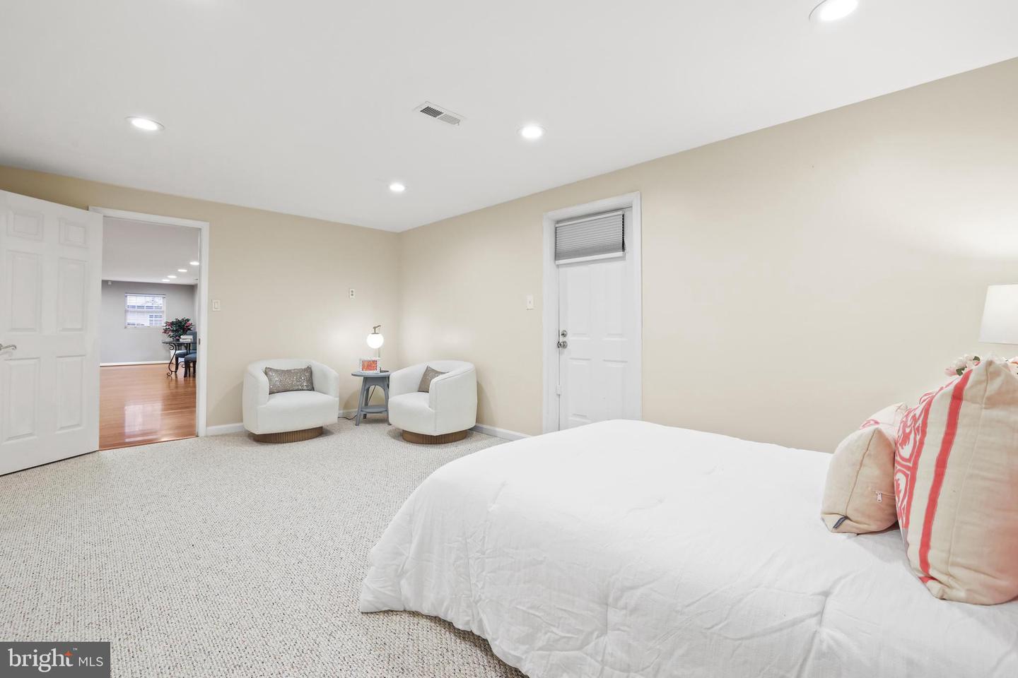 3825 HIGHLAND OAKS DR, FAIRFAX, Virginia 22033, 5 Bedrooms Bedrooms, ,4 BathroomsBathrooms,Residential,For sale,3825 HIGHLAND OAKS DR,VAFX2260710 MLS # VAFX2260710