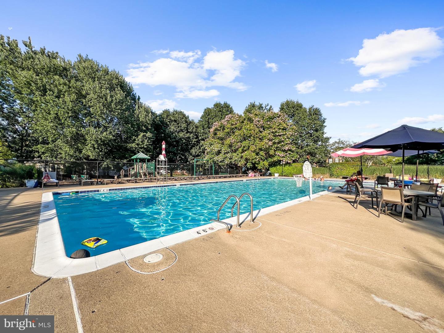 3825 HIGHLAND OAKS DR, FAIRFAX, Virginia 22033, 5 Bedrooms Bedrooms, ,4 BathroomsBathrooms,Residential,For sale,3825 HIGHLAND OAKS DR,VAFX2260710 MLS # VAFX2260710