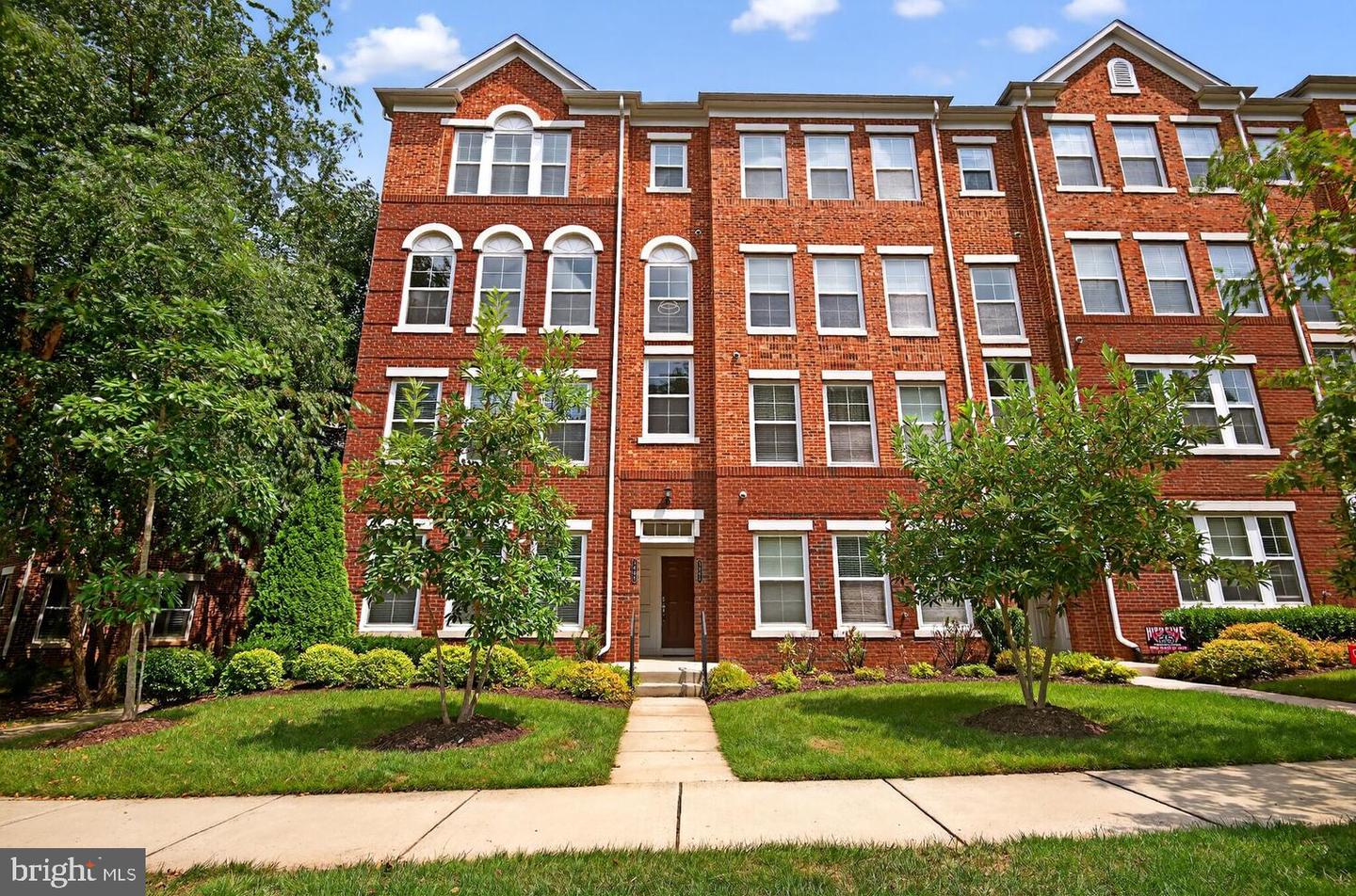 3006 RITTENHOUSE CIR #28, FAIRFAX, Virginia 22031, 3 Bedrooms Bedrooms, ,2 BathroomsBathrooms,Residential,For sale,3006 RITTENHOUSE CIR #28,VAFX2260734 MLS # VAFX2260734