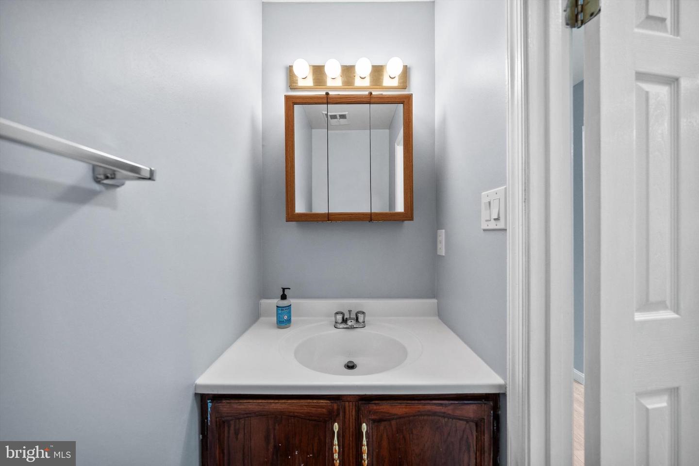 10338 LATNEY RD, FAIRFAX, Virginia 22032, 3 Bedrooms Bedrooms, 7 Rooms Rooms,3 BathroomsBathrooms,Residential,For sale,10338 LATNEY RD,VAFX2260754 MLS # VAFX2260754
