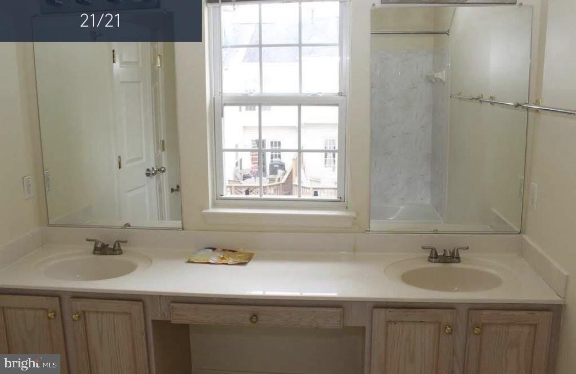 43005 BEACHALL ST, CHANTILLY, Virginia 20152, 3 Bedrooms Bedrooms, ,2 BathroomsBathrooms,Residential,For sale,43005 BEACHALL ST,VALO2104438 MLS # VALO2104438