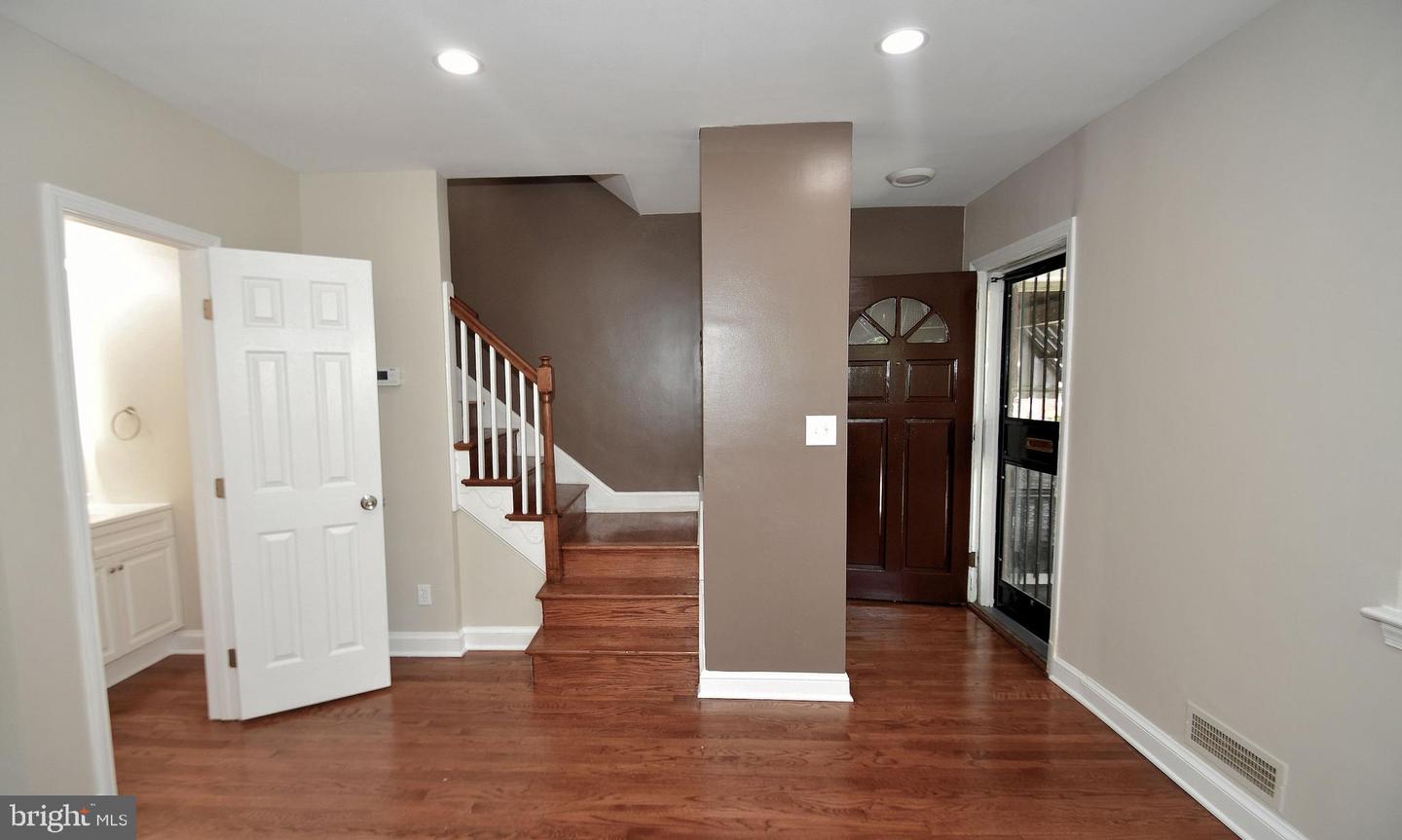 1700-ST SE FORT DAVIS ST SE, WASHINGTON, District Of Columbia 20020, 4 Bedrooms Bedrooms, ,2 BathroomsBathrooms,Residential,For sale,1700-ST SE FORT DAVIS ST SE,DCDC2214932 MLS # DCDC2214932