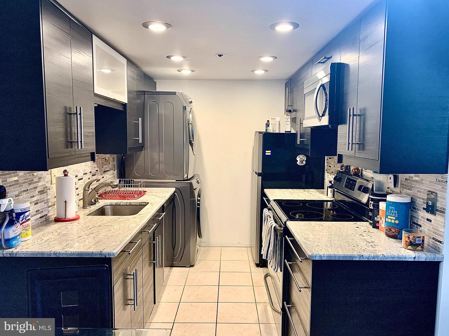 5911 EDSALL RD #801, ALEXANDRIA, Virginia 22304, 2 Bedrooms Bedrooms, ,2 BathroomsBathrooms,Residential,For sale,5911 EDSALL RD #801,VAAX2048538 MLS # VAAX2048538