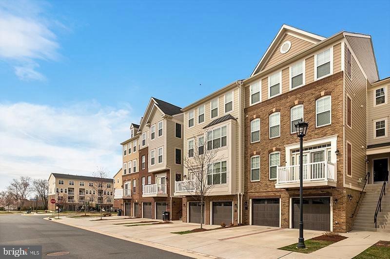 25215 BRIARGATE TER, CHANTILLY, Virginia 20152, 3 Bedrooms Bedrooms, ,2 BathroomsBathrooms,Residential,For sale,25215 BRIARGATE TER,VALO2104466 MLS # VALO2104466