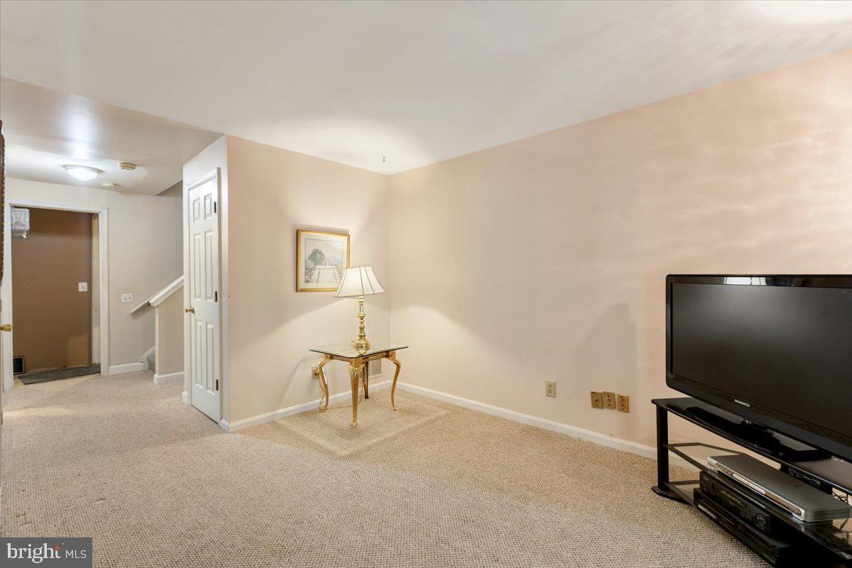 2624 MIRANDA CT, WOODBRIDGE, Virginia 22191, 3 Bedrooms Bedrooms, 2 Rooms Rooms,3 BathroomsBathrooms,Residential,For sale,2624 MIRANDA CT,VAPW2101428 MLS # VAPW2101428