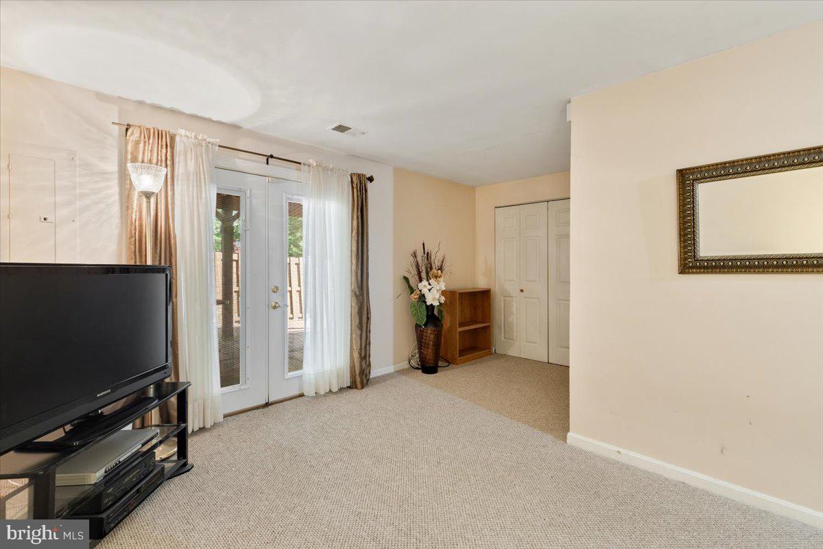 2624 MIRANDA CT, WOODBRIDGE, Virginia 22191, 3 Bedrooms Bedrooms, 2 Rooms Rooms,3 BathroomsBathrooms,Residential,For sale,2624 MIRANDA CT,VAPW2101428 MLS # VAPW2101428