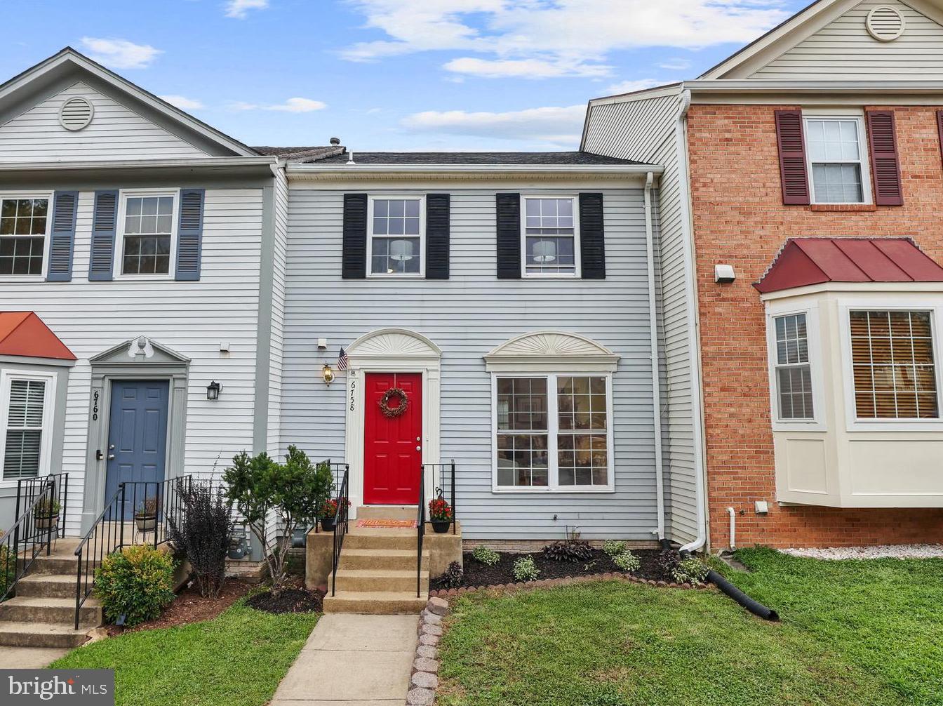 6758 ROCKLEDGE PL, CENTREVILLE, Virginia 20121, 3 Bedrooms Bedrooms, ,3 BathroomsBathrooms,Residential,For sale,6758 ROCKLEDGE PL,VAFX2261200 MLS # VAFX2261200