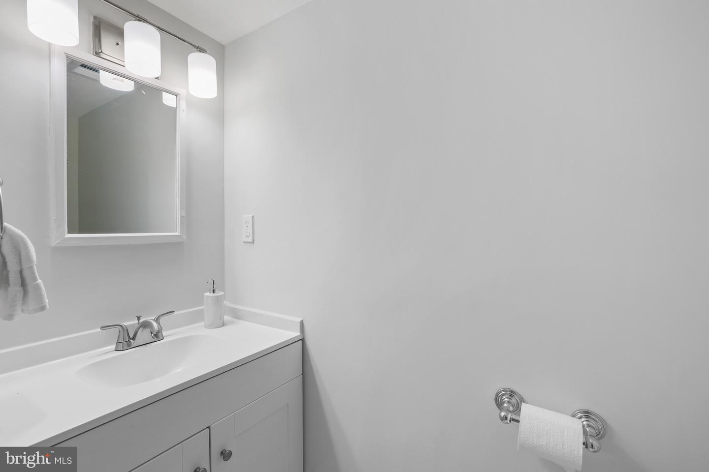 6758 ROCKLEDGE PL, CENTREVILLE, Virginia 20121, 3 Bedrooms Bedrooms, ,3 BathroomsBathrooms,Residential,For sale,6758 ROCKLEDGE PL,VAFX2261200 MLS # VAFX2261200