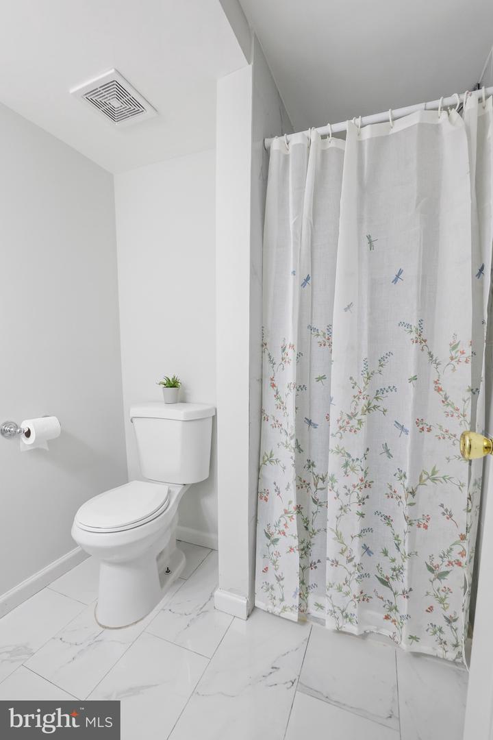 6758 ROCKLEDGE PL, CENTREVILLE, Virginia 20121, 3 Bedrooms Bedrooms, ,3 BathroomsBathrooms,Residential,For sale,6758 ROCKLEDGE PL,VAFX2261200 MLS # VAFX2261200
