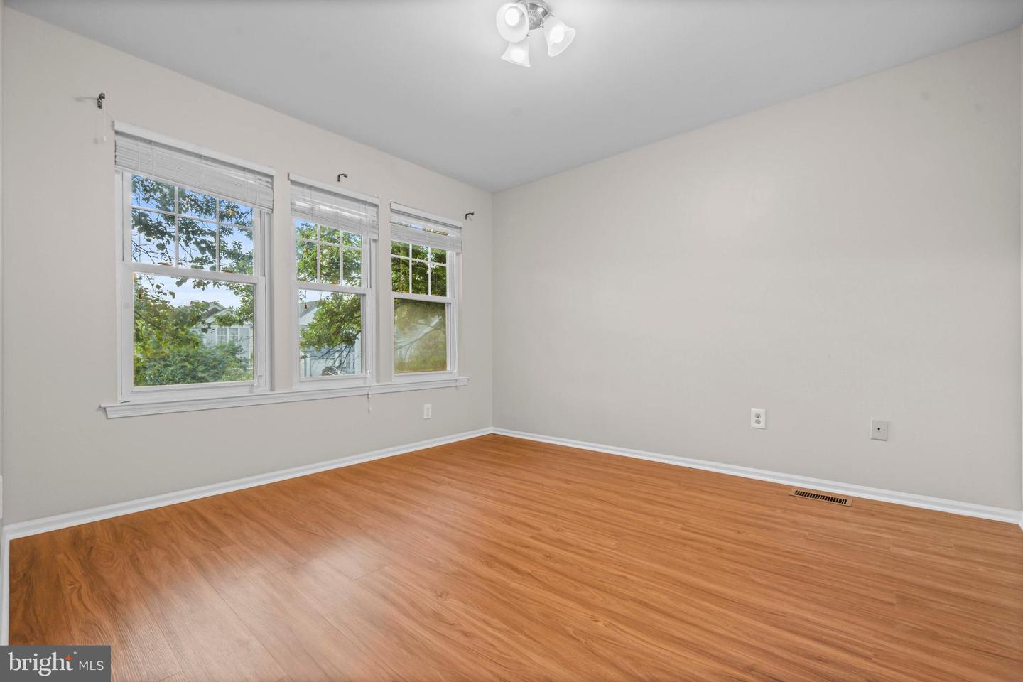 6 FENTON WOOD DR, STERLING, Virginia 20165, 2 Bedrooms Bedrooms, ,2 BathroomsBathrooms,Residential,For sale,6 FENTON WOOD DR,VALO2104526 MLS # VALO2104526