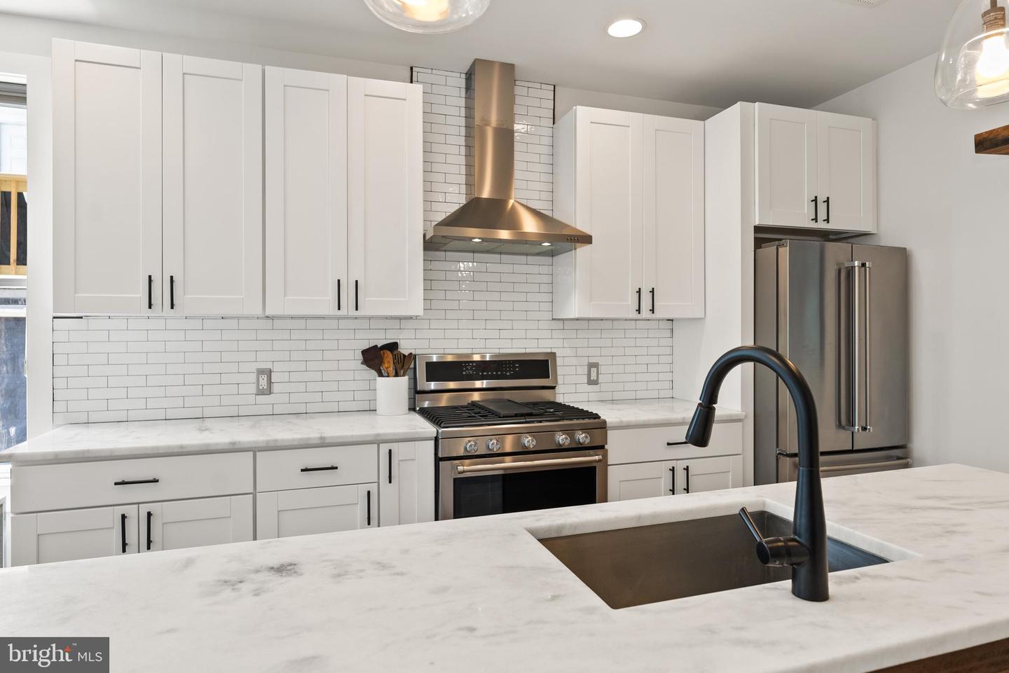 781 COLUMBIA RD NW #1, WASHINGTON, District Of Columbia 20001, 2 Bedrooms Bedrooms, ,2 BathroomsBathrooms,Residential,For sale,781 COLUMBIA RD NW #1,DCDC2214720 MLS # DCDC2214720