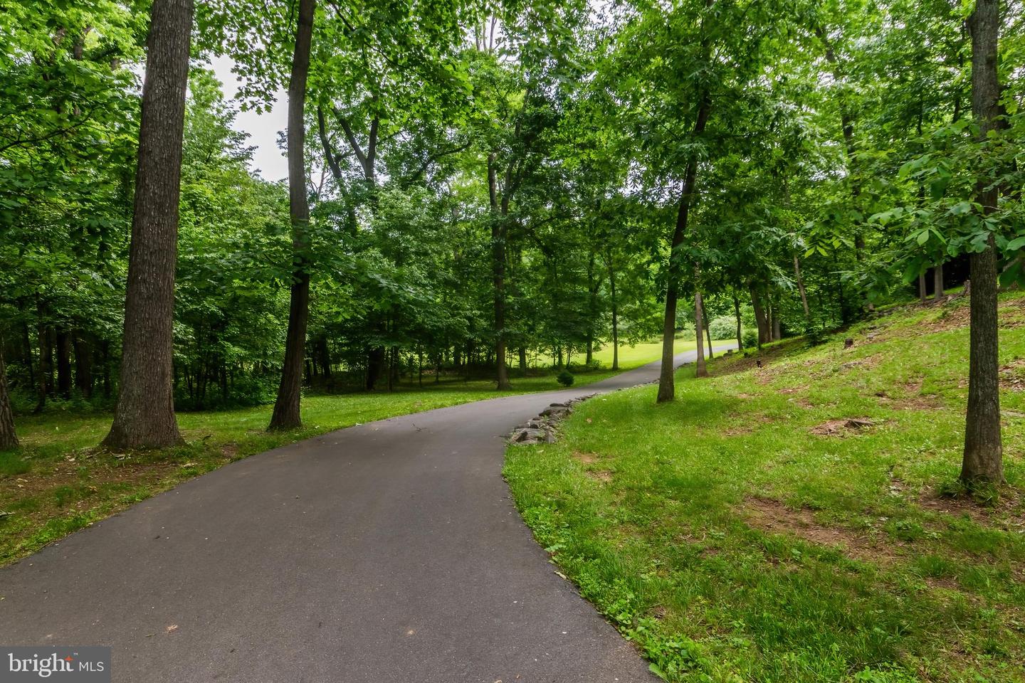 430 SADDLEBACK LN, WINCHESTER, Virginia 22602, 4 Bedrooms Bedrooms, ,3 BathroomsBathrooms,Residential,For sale,430 SADDLEBACK LN,VAFV2036046 MLS # VAFV2036046