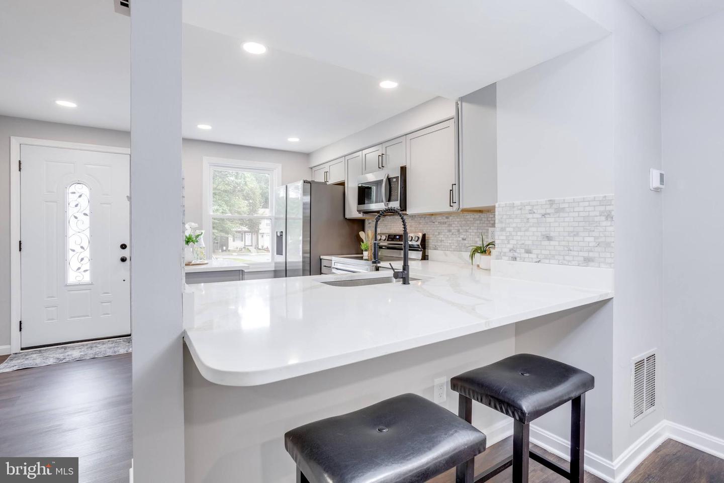 8424 SUGAR CREEK LN, SPRINGFIELD, Virginia 22153, 2 Bedrooms Bedrooms, ,2 BathroomsBathrooms,Residential,For sale,8424 SUGAR CREEK LN,VAFX2261064 MLS # VAFX2261064