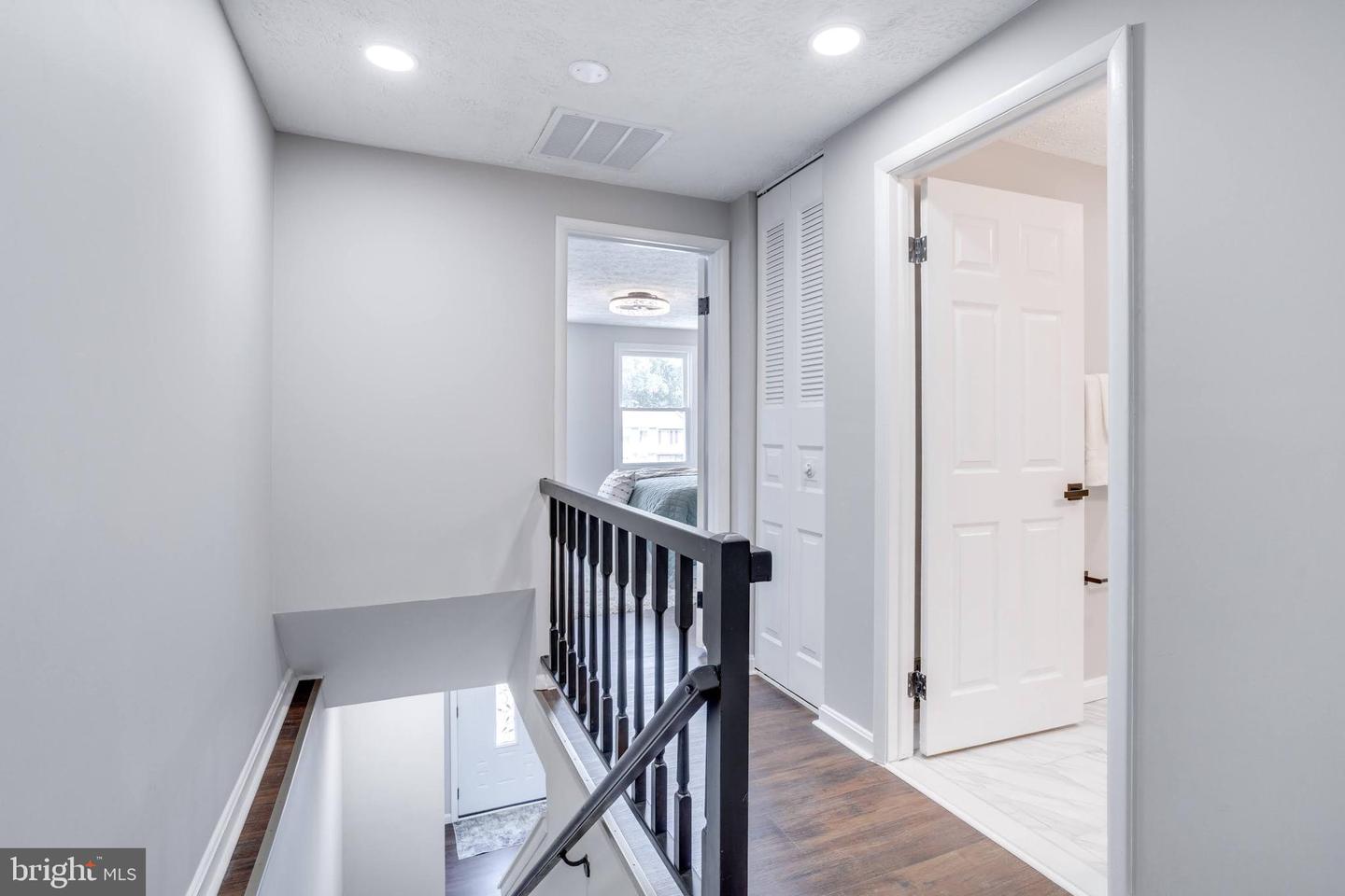 8424 SUGAR CREEK LN, SPRINGFIELD, Virginia 22153, 2 Bedrooms Bedrooms, ,2 BathroomsBathrooms,Residential,For sale,8424 SUGAR CREEK LN,VAFX2261064 MLS # VAFX2261064
