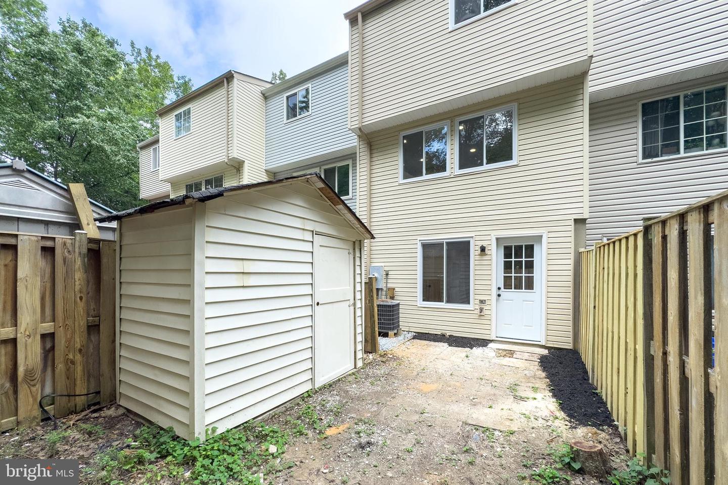 8424 SUGAR CREEK LN, SPRINGFIELD, Virginia 22153, 2 Bedrooms Bedrooms, ,2 BathroomsBathrooms,Residential,For sale,8424 SUGAR CREEK LN,VAFX2261064 MLS # VAFX2261064