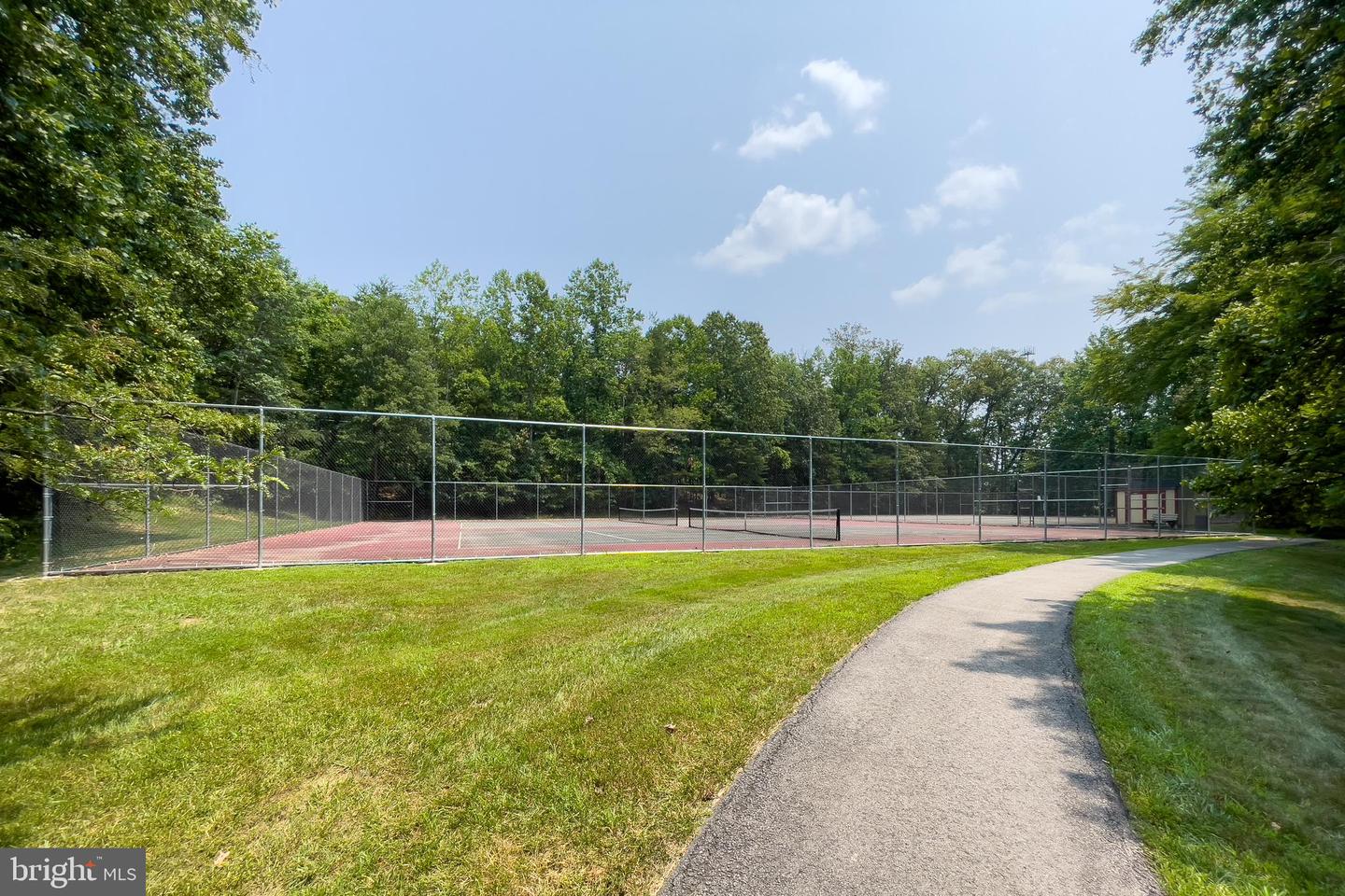 8424 SUGAR CREEK LN, SPRINGFIELD, Virginia 22153, 2 Bedrooms Bedrooms, ,2 BathroomsBathrooms,Residential,For sale,8424 SUGAR CREEK LN,VAFX2261064 MLS # VAFX2261064