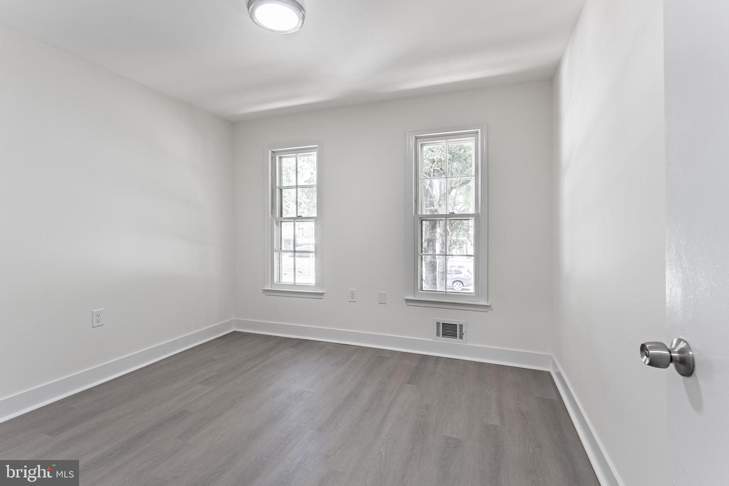 8116 COOPER ST, ALEXANDRIA, Virginia 22309, 5 Bedrooms Bedrooms, ,3 BathroomsBathrooms,Residential,For sale,8116 COOPER ST,VAFX2261074 MLS # VAFX2261074