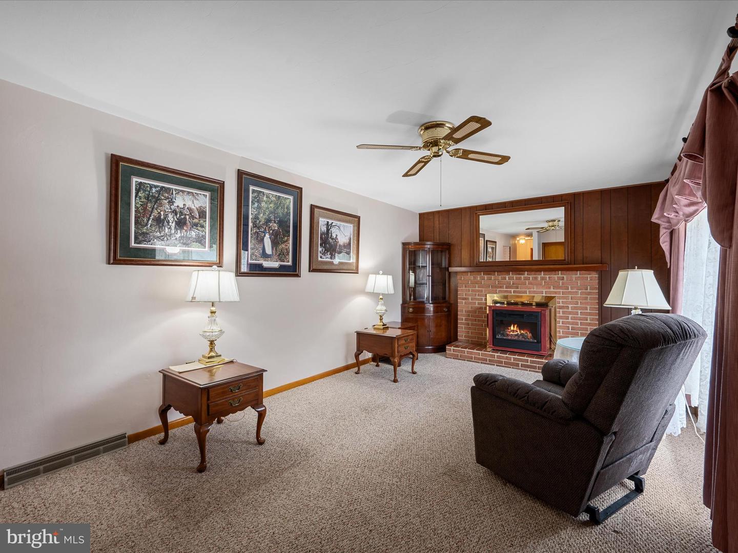 428 IMPERIAL ST, WINCHESTER, Virginia 22601, 3 Bedrooms Bedrooms, ,1 BathroomBathrooms,Residential,For sale,428 IMPERIAL ST,VAWI2008880 MLS # VAWI2008880