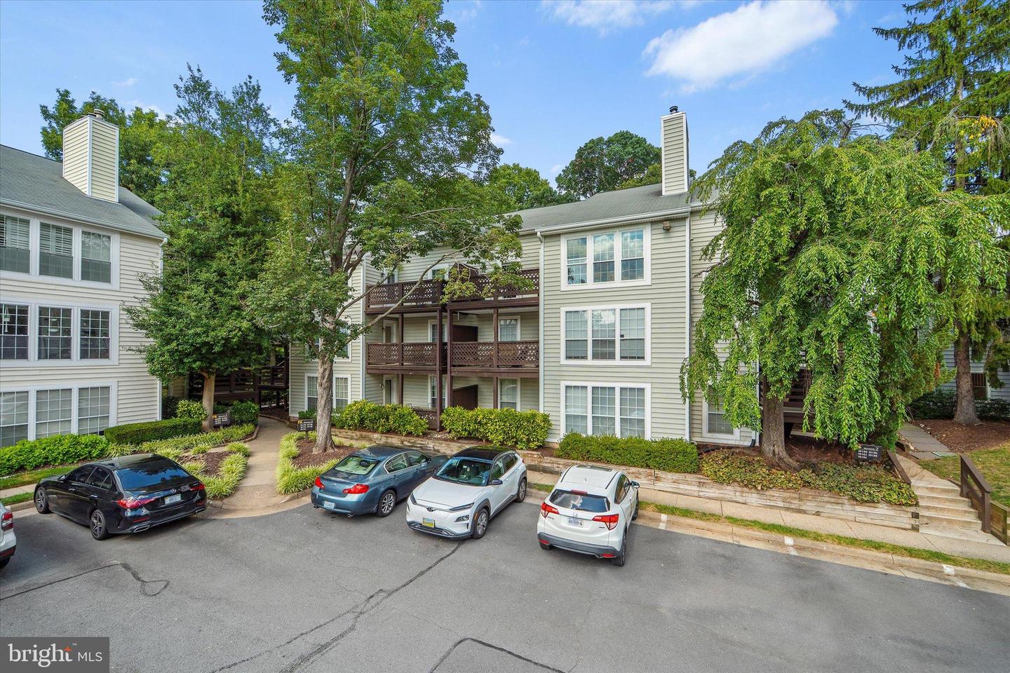 10192 OAKTON TERRACE RD, OAKTON, Virginia 22124, 1 Bedroom Bedrooms, 6 Rooms Rooms,1 BathroomBathrooms,Residential,For sale,10192 OAKTON TERRACE RD,VAFX2261270 MLS # VAFX2261270