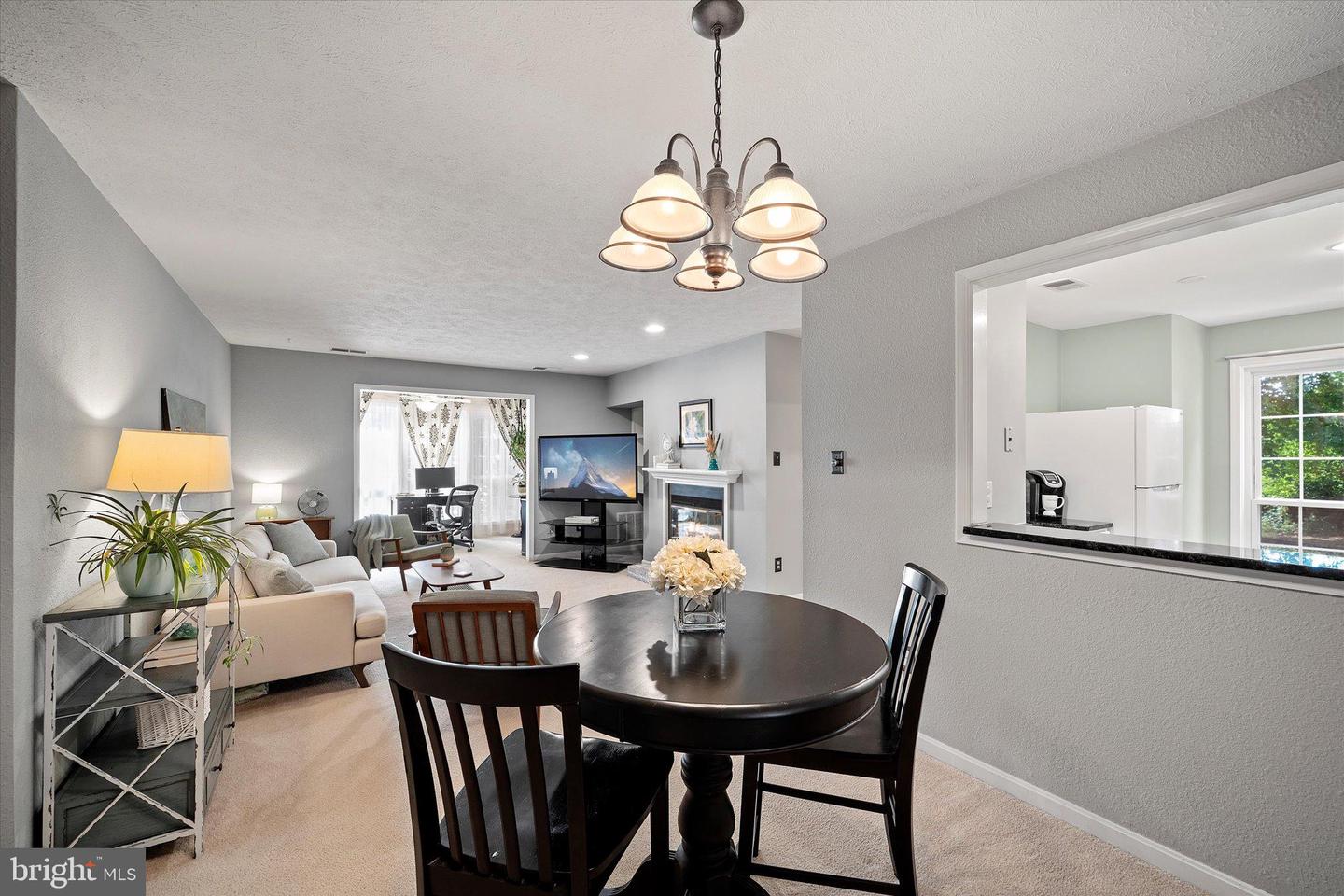 10192 OAKTON TERRACE RD, OAKTON, Virginia 22124, 1 Bedroom Bedrooms, 6 Rooms Rooms,1 BathroomBathrooms,Residential,For sale,10192 OAKTON TERRACE RD,VAFX2261270 MLS # VAFX2261270
