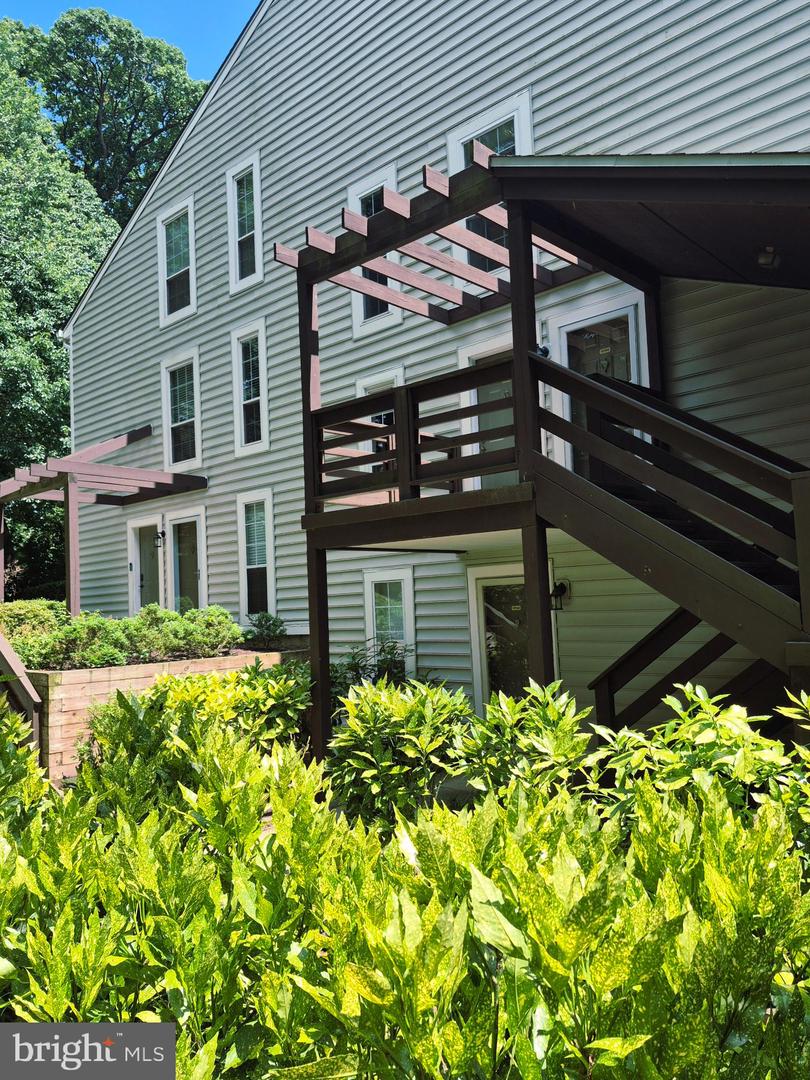 10192 OAKTON TERRACE RD, OAKTON, Virginia 22124, 1 Bedroom Bedrooms, 6 Rooms Rooms,1 BathroomBathrooms,Residential,For sale,10192 OAKTON TERRACE RD,VAFX2261270 MLS # VAFX2261270