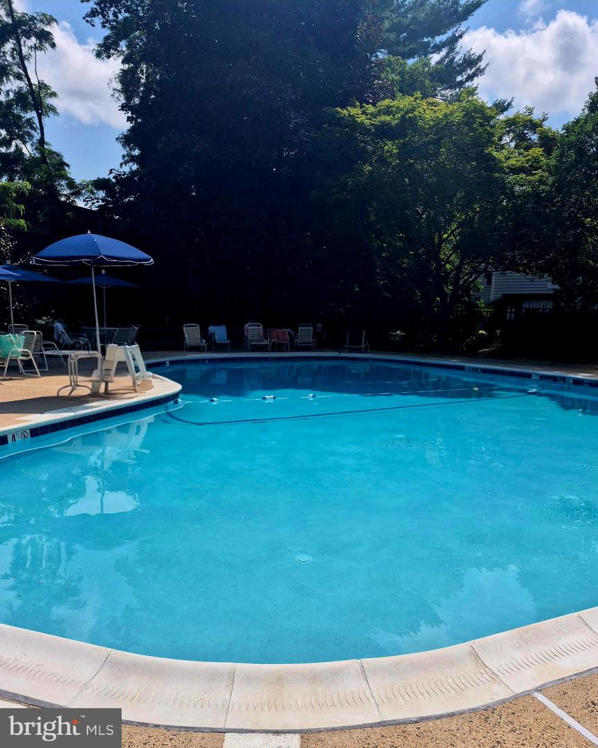 10192 OAKTON TERRACE RD, OAKTON, Virginia 22124, 1 Bedroom Bedrooms, 6 Rooms Rooms,1 BathroomBathrooms,Residential,For sale,10192 OAKTON TERRACE RD,VAFX2261270 MLS # VAFX2261270