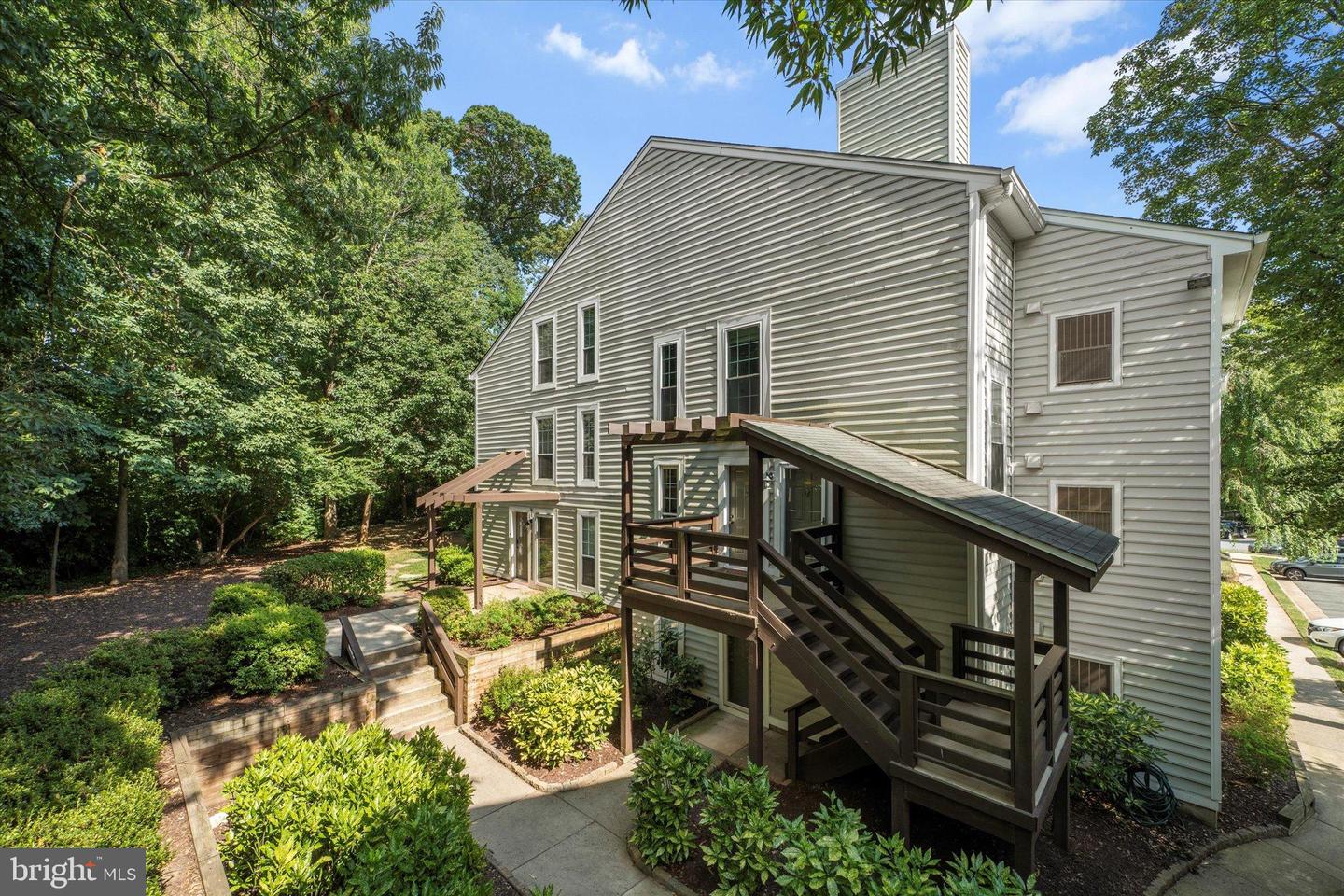 10192 OAKTON TERRACE RD, OAKTON, Virginia 22124, 1 Bedroom Bedrooms, 6 Rooms Rooms,1 BathroomBathrooms,Residential,For sale,10192 OAKTON TERRACE RD,VAFX2261270 MLS # VAFX2261270