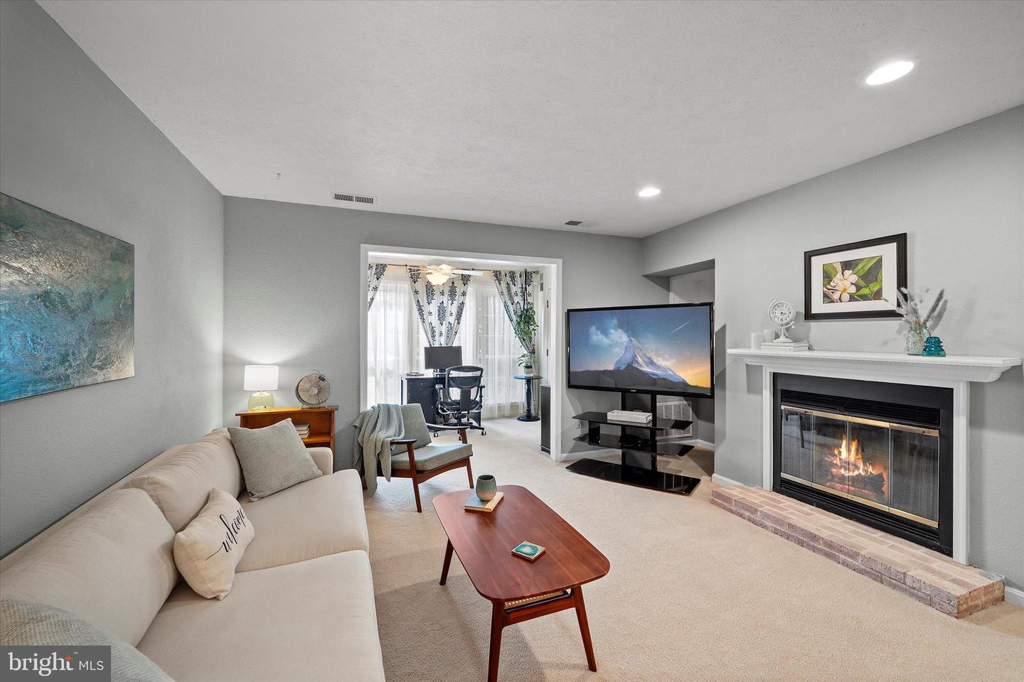 10192 OAKTON TERRACE RD, OAKTON, Virginia 22124, 1 Bedroom Bedrooms, 6 Rooms Rooms,1 BathroomBathrooms,Residential,For sale,10192 OAKTON TERRACE RD,VAFX2261270 MLS # VAFX2261270