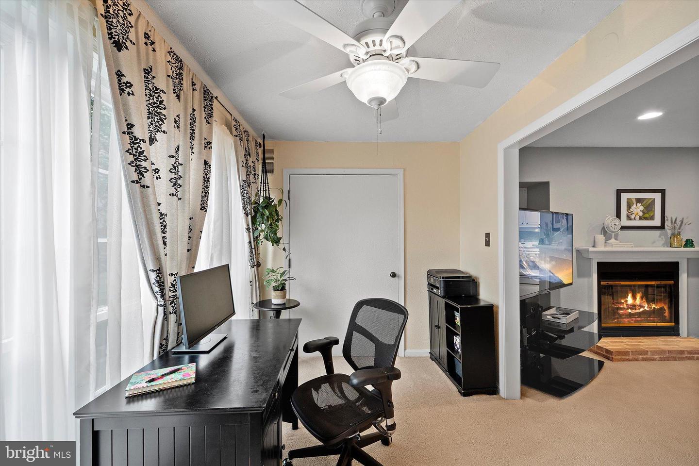 10192 OAKTON TERRACE RD, OAKTON, Virginia 22124, 1 Bedroom Bedrooms, 6 Rooms Rooms,1 BathroomBathrooms,Residential,For sale,10192 OAKTON TERRACE RD,VAFX2261270 MLS # VAFX2261270